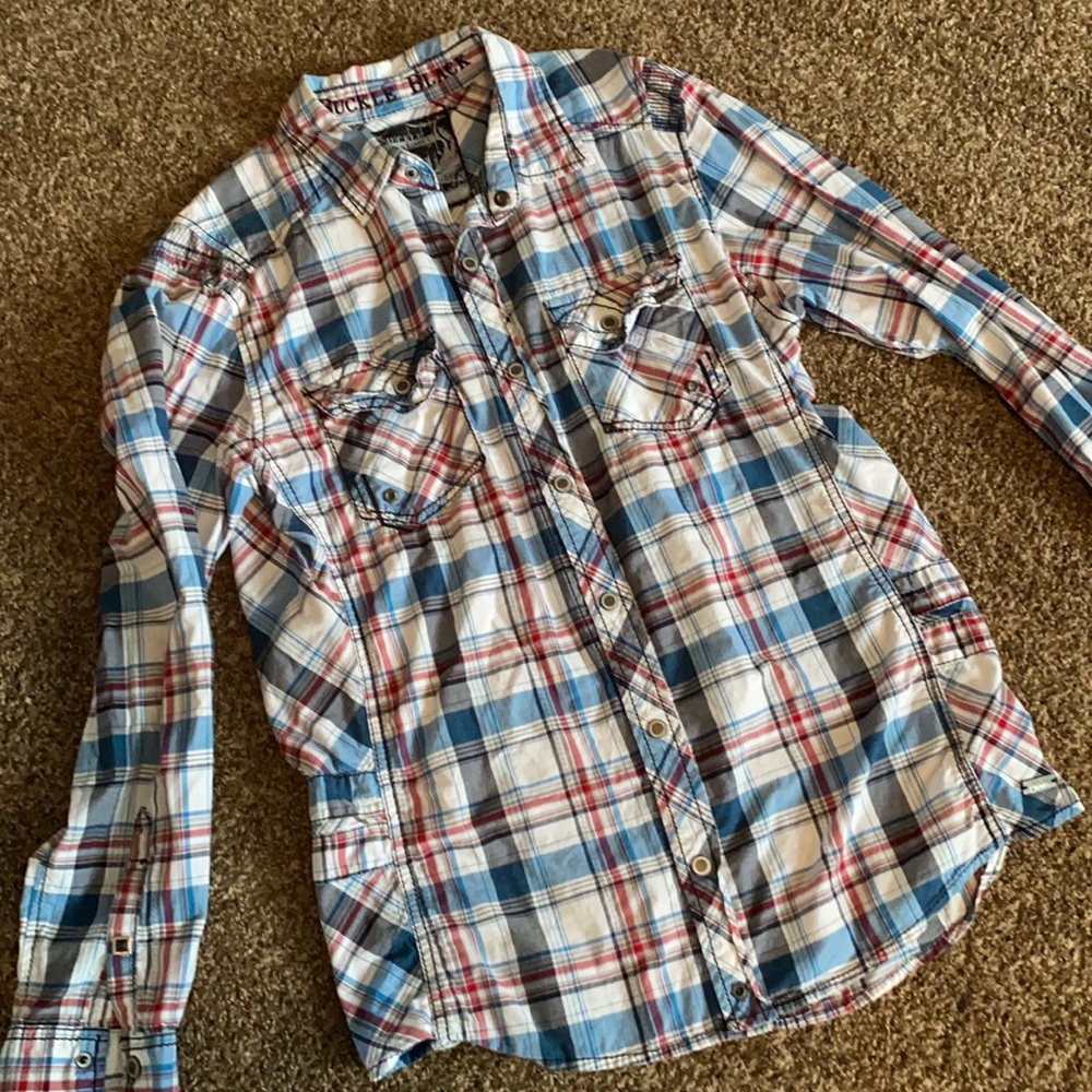 Buckle Black Label. Slim Fit. Medium. Fitted